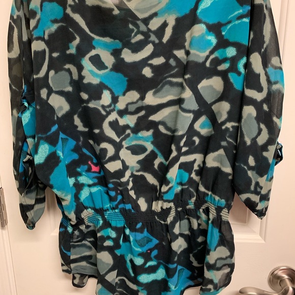 EUC Nine West Blouse with 3/4 sleeves. - Picture 4 of 4
